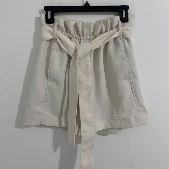 Wilfred Paperbag Shorts in Light Birch | Size 6 - Picture 1 of 5